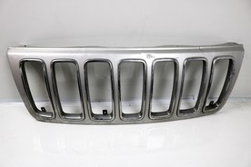  Радиаторна решетка  Jeep Grand Cherokee 1999-2005    спукана